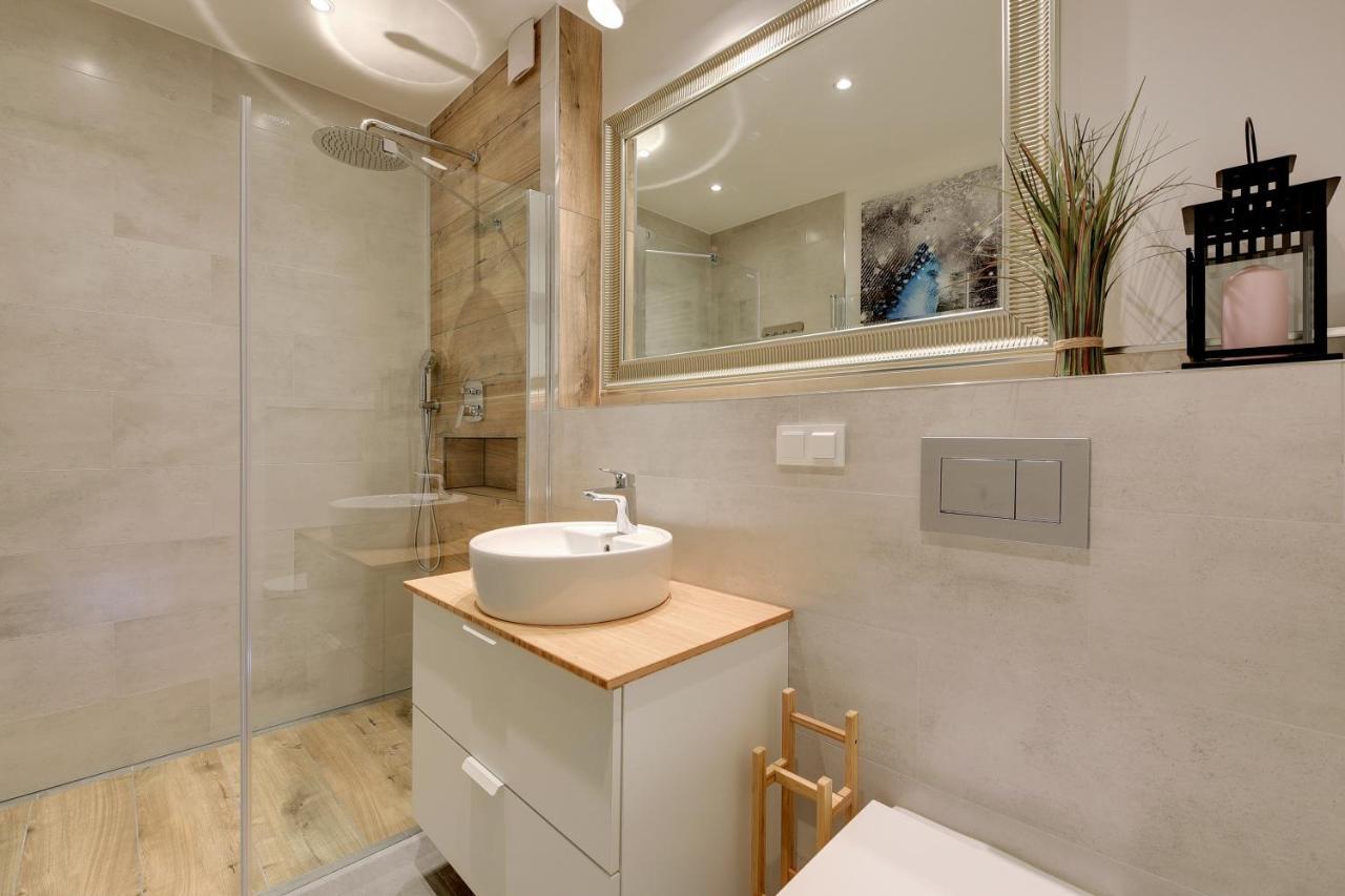 Nordbyhus Apartamenty Nowa Grobla กดัญสก์ ภายนอก รูปภาพ